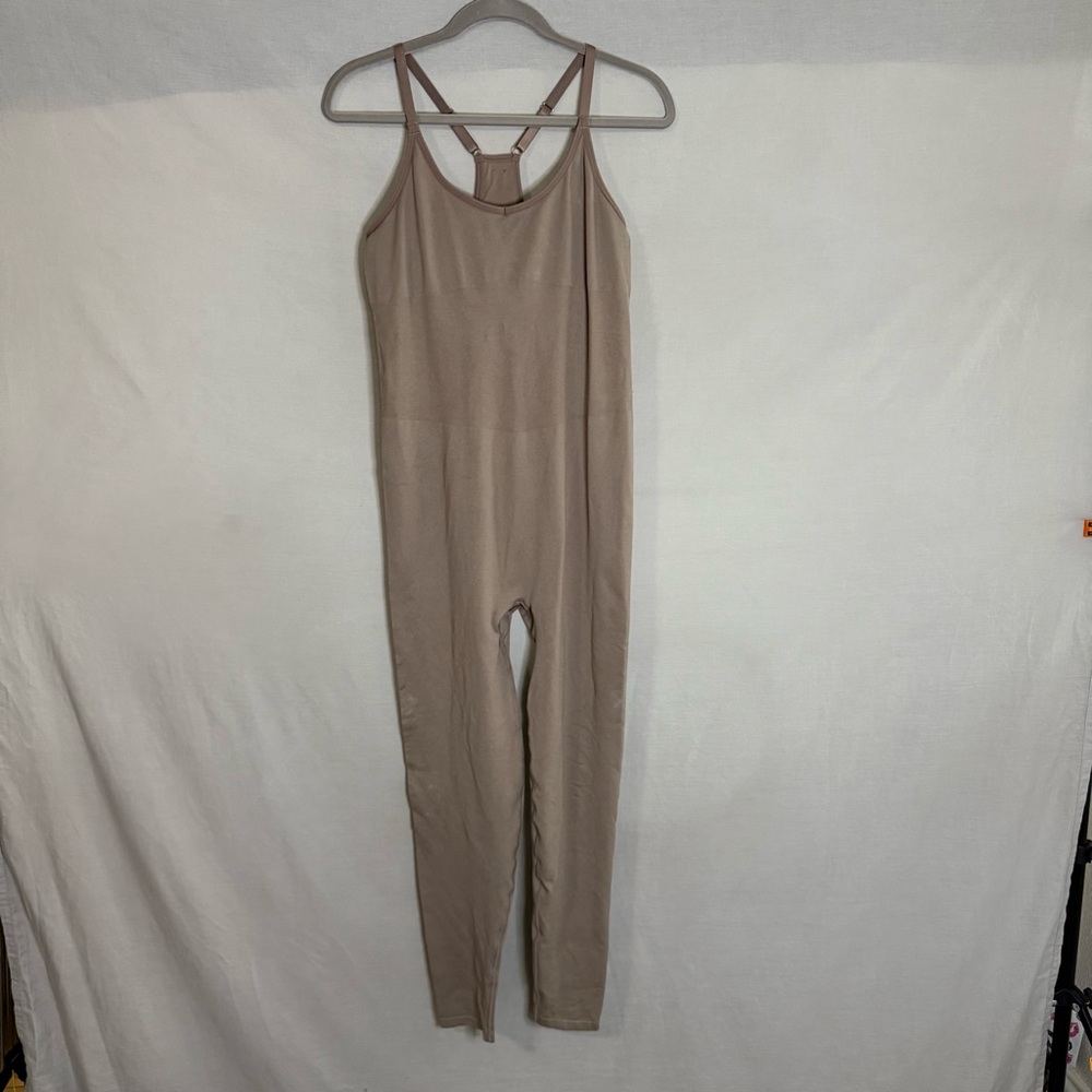 Victoria Secret Pink Active Seamless Jumpsuit. - Picture 4 of 13